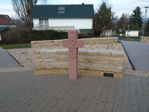 Replik eines historischen Mombacher Grenzkreuzes